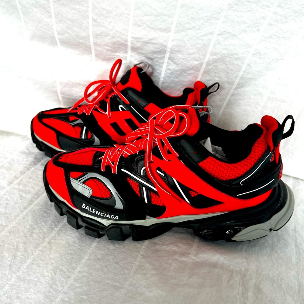 Men’s Balenciaga Sneakers New in box. Size 11.